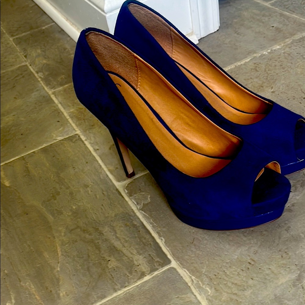 Elegant Blue Peep-Toe Heels